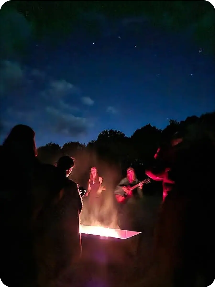 Lägereld under stjärnorna